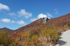 운문령에서 바라 본 쌀바위(20181019)